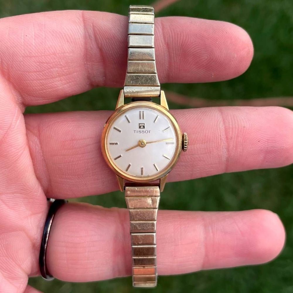 Vintage 60s Tissot Women's Gold Dainty Windup Mechanical Wristwactch